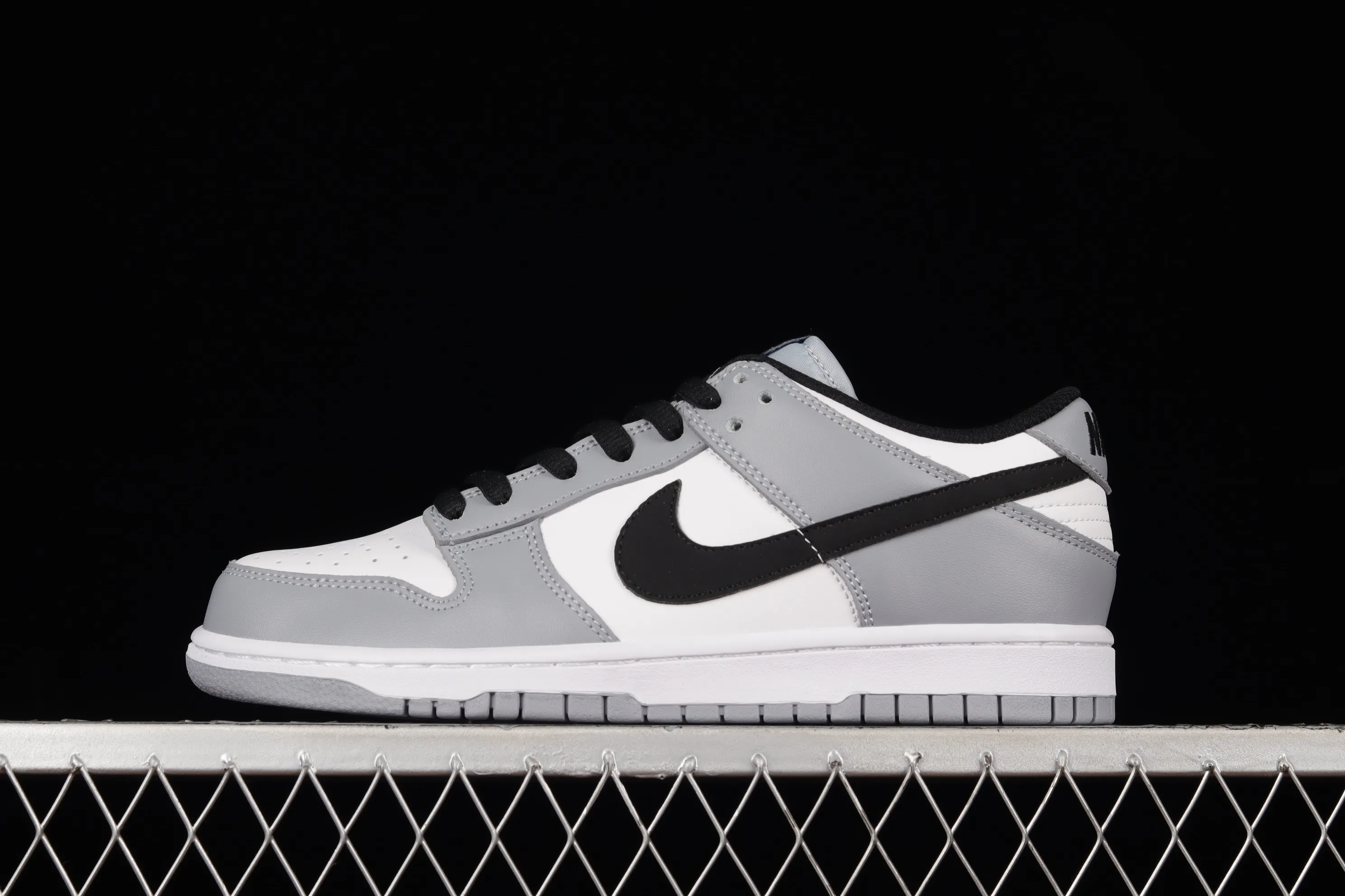 All categories Nk SB Dunk series Nk SB Dunk Low low-top sneakers Nk SB Dunk Low SE smoke gray color first layer casual skateboard shoes 316272-092